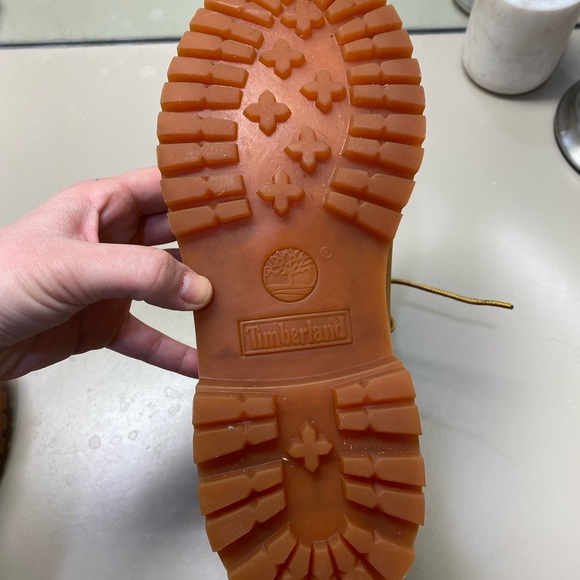 Used Timberland boots - Picture 3 of 4